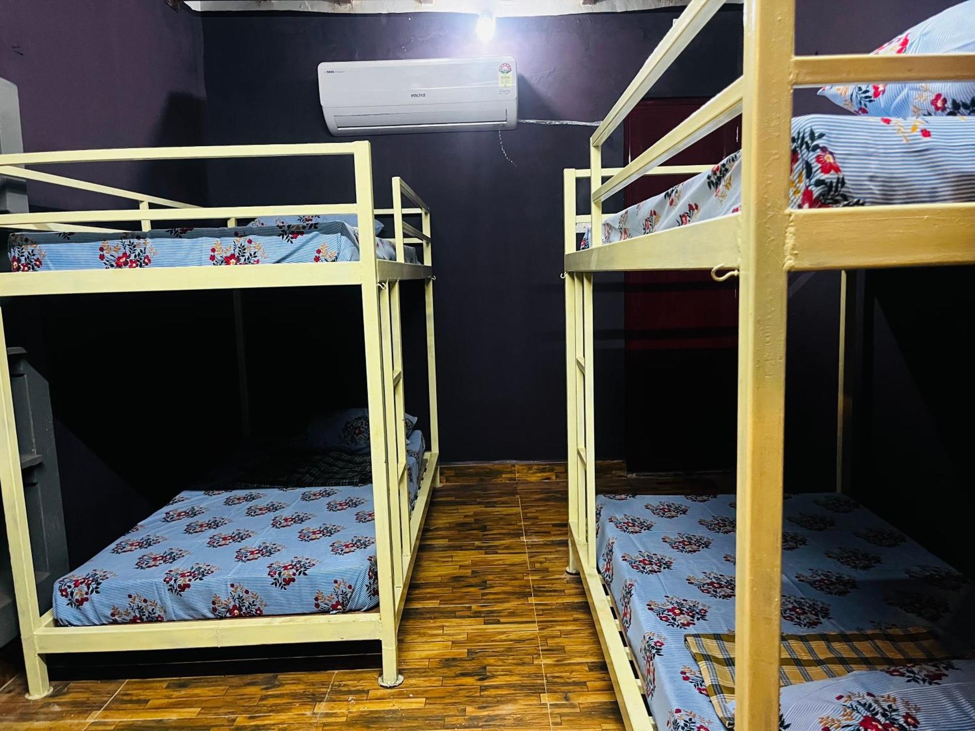 Hostel Kuruku Santhu Colive Ποντισερί Εξωτερικό φωτογραφία